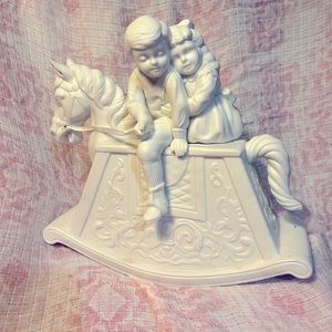 Music Box Rare Vintage Department 56 Retired Silhouettes Porcelain Bisque Decor